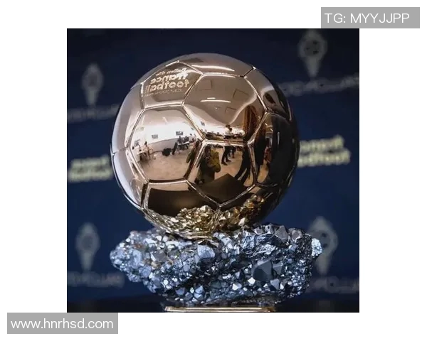 历届金球奖回顾与分析：辉煌历史中的传奇球员与难忘瞬间